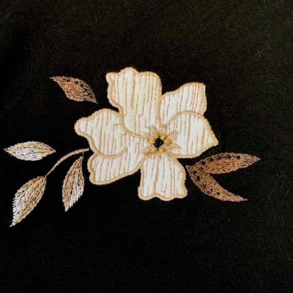 Alfred Dunner Embroidered Short Sleeve Tee Top Sz S Black #16E - Picture 7 of 9